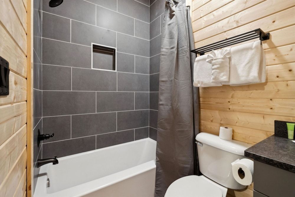 2 Brand New Cabins for Family Retreat Apartment 11