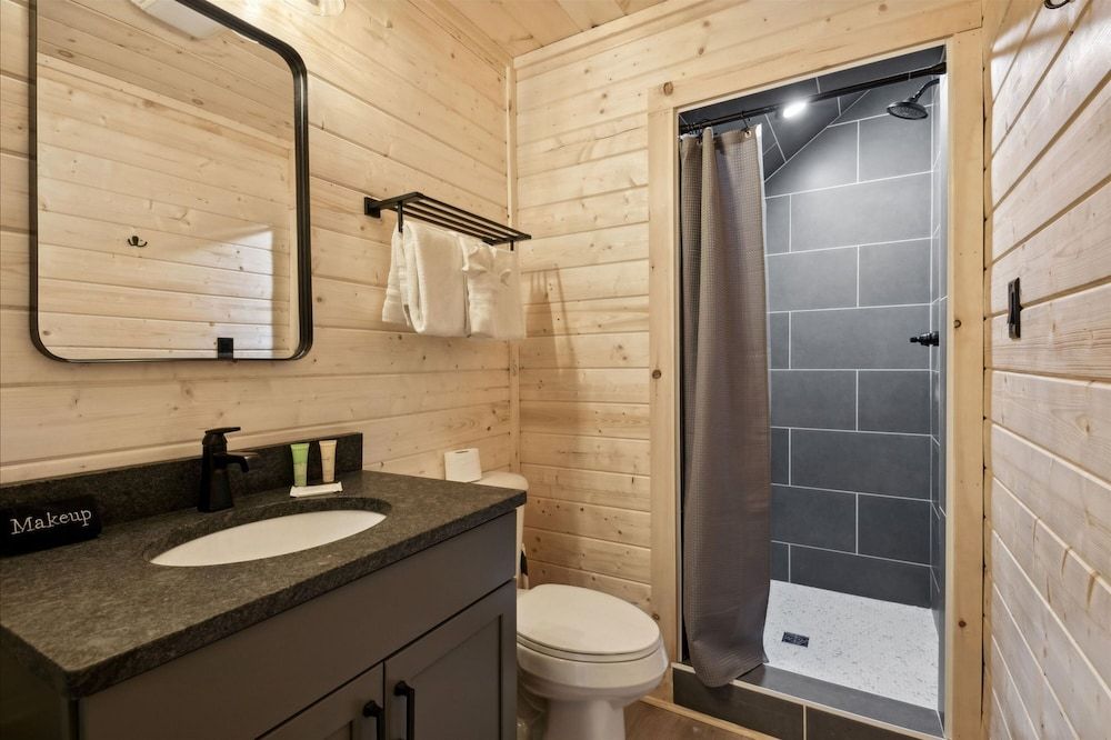 2 Brand New Cabins for Family Retreat Apartment 12