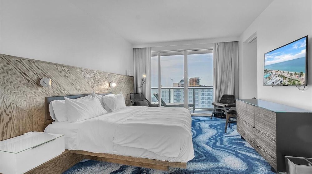 Luxury Apartment, Balcony, Lake View