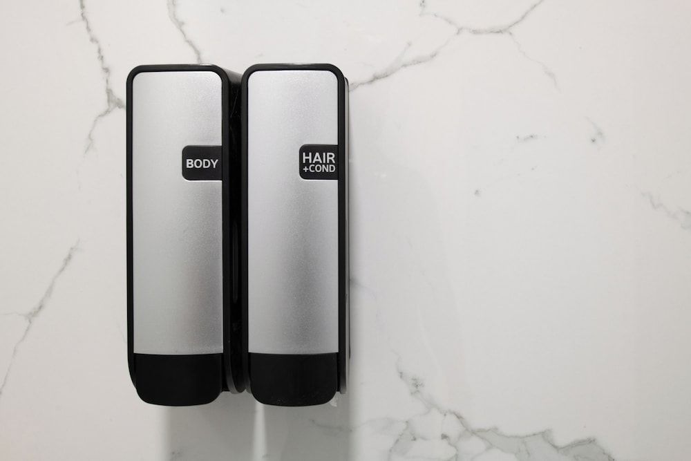 Beach Inn - A Huntington Beach Motel Deluxe Double Queen Room 14