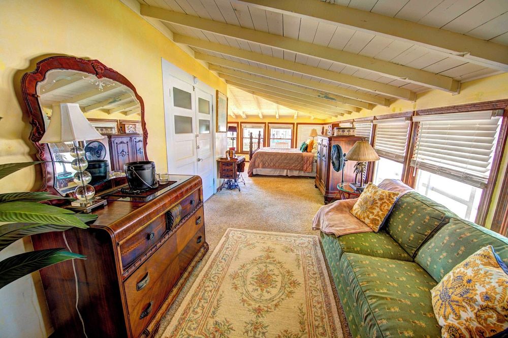 Romar Suite