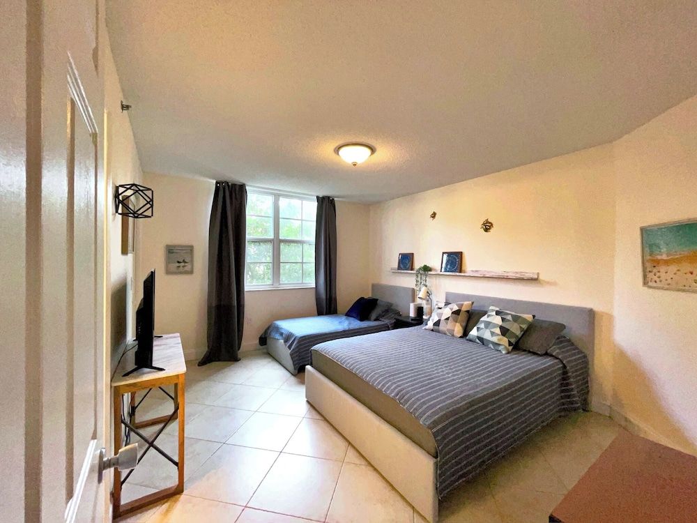 Condo, 2 Bedrooms