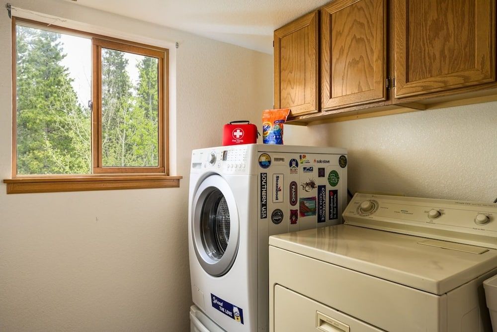 Serene Retreat Amazing Views Hottub Sauna Xbox House 30