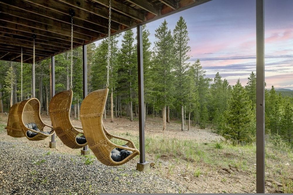 Serene Retreat Amazing Views Hottub Sauna Xbox House 21