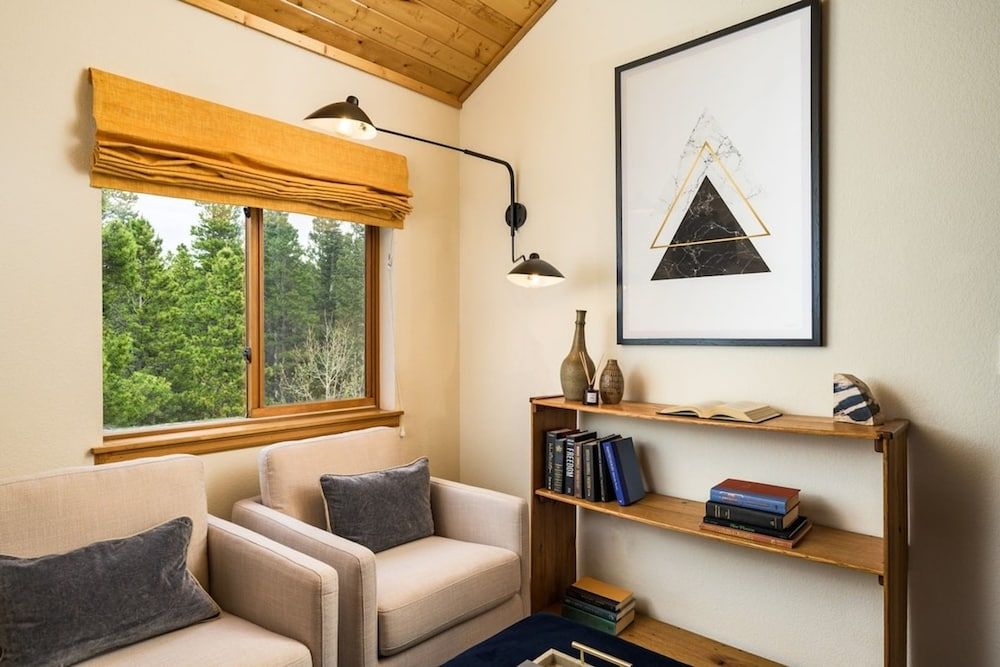 Serene Retreat Amazing Views Hottub Sauna Xbox House 43