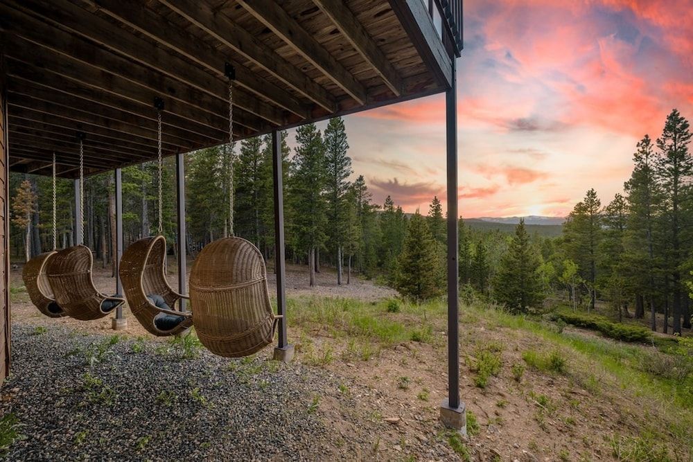 Serene Retreat Amazing Views Hottub Sauna Xbox House 12