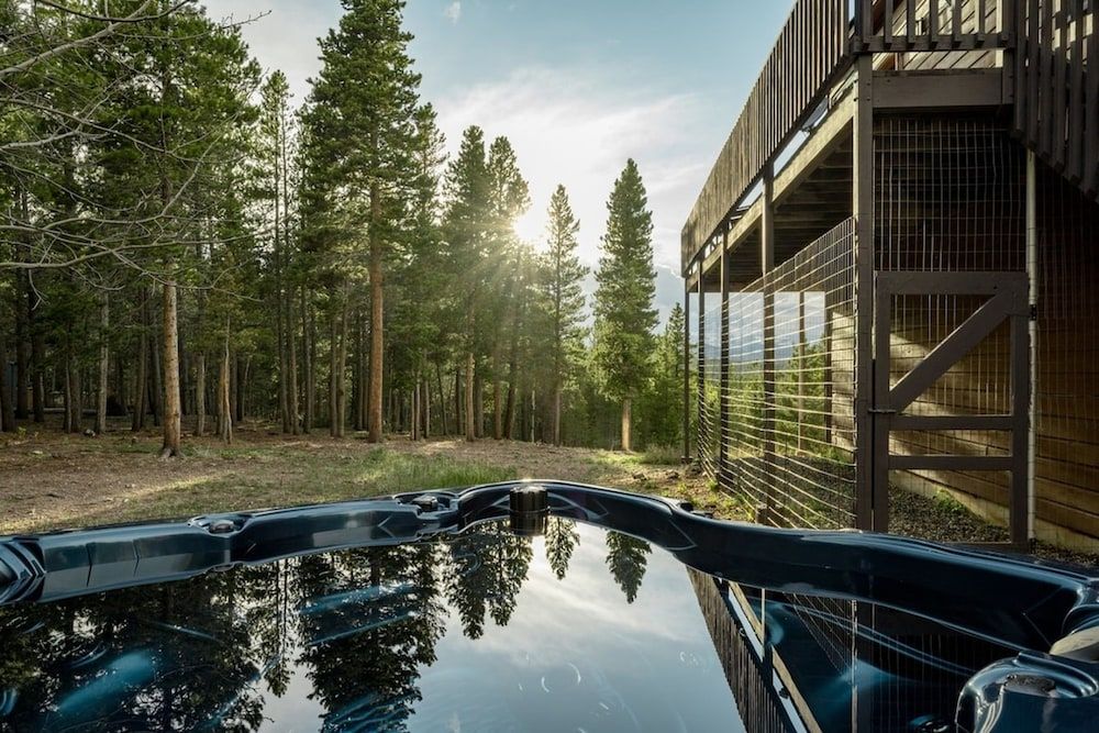 Serene Retreat Amazing Views Hottub Sauna Xbox House 18