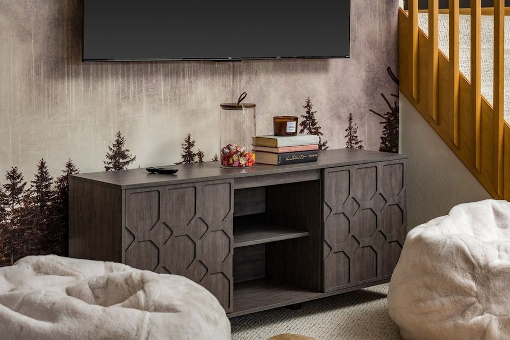 Serene Retreat Amazing Views Hottub Sauna Xbox House 39