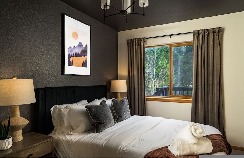 Serene Retreat Amazing Views Hottub Sauna Xbox House 4