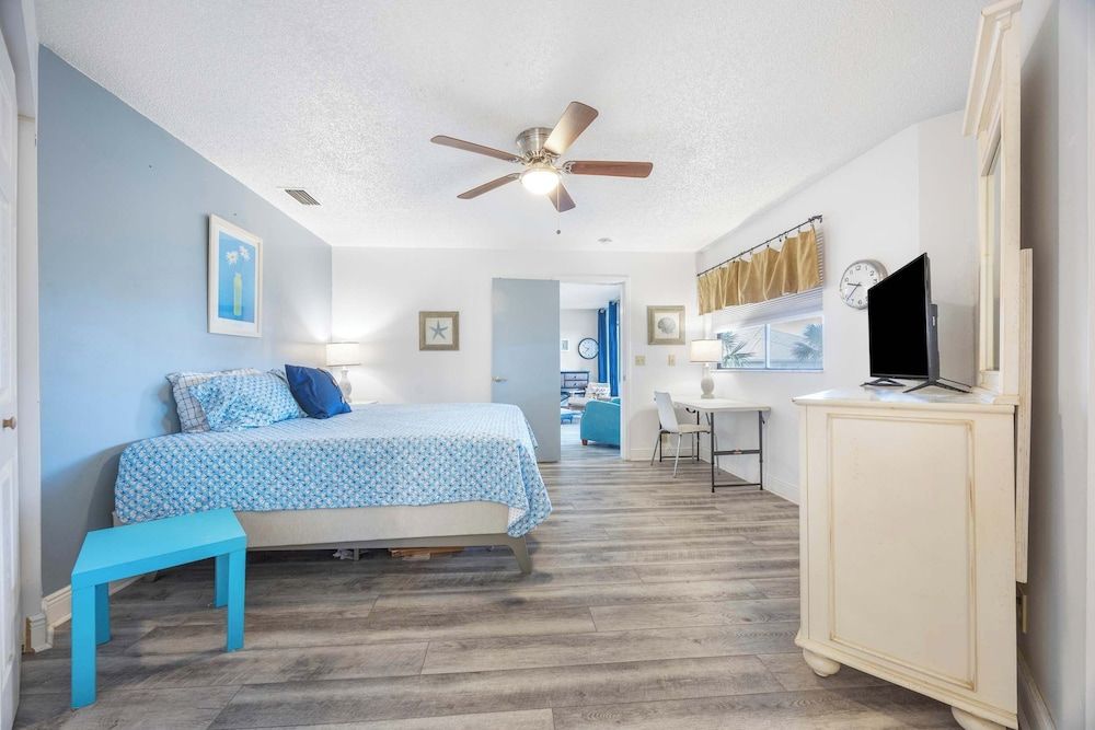 Condo, Multiple Beds, Fireplace, Garden View (Treetop Beach Condo)