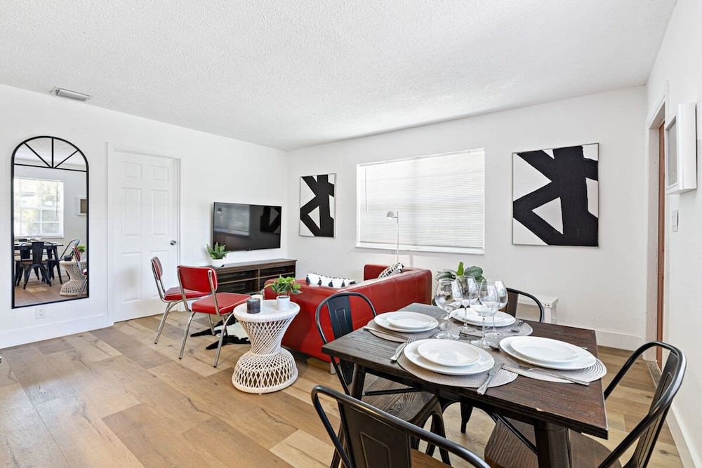 Lovely 2 BR Condo With Free Parking on Premises