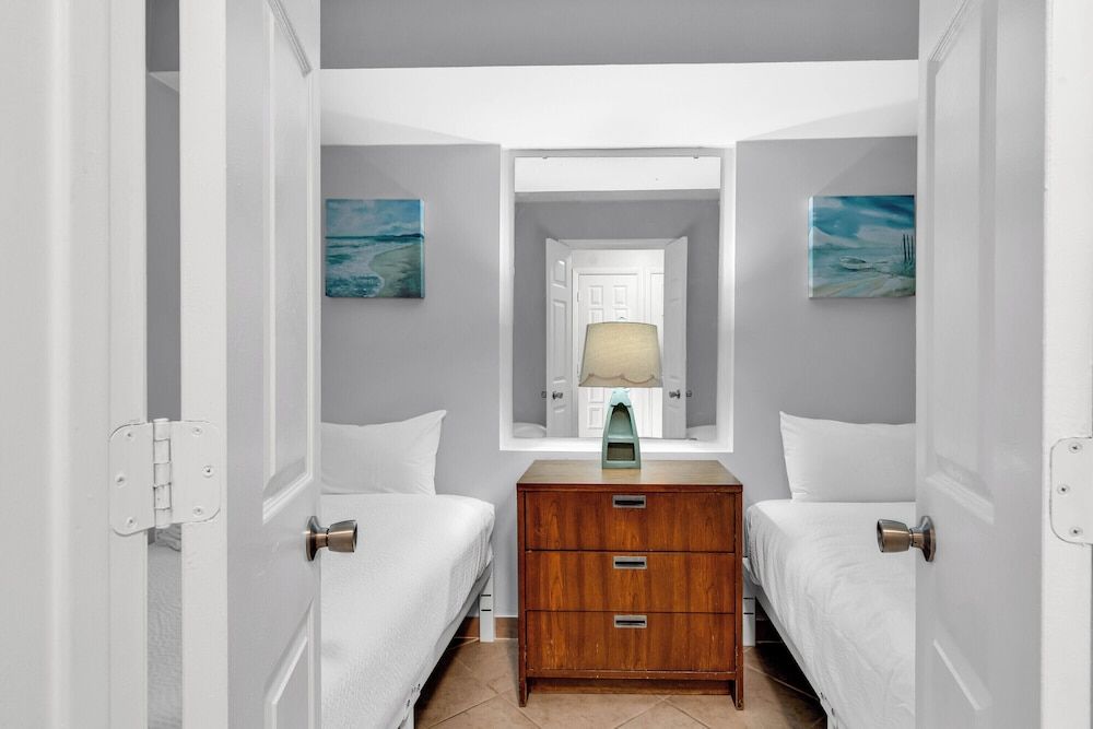 Signature Condo, 3 Bedrooms, Balcony, Ocean View