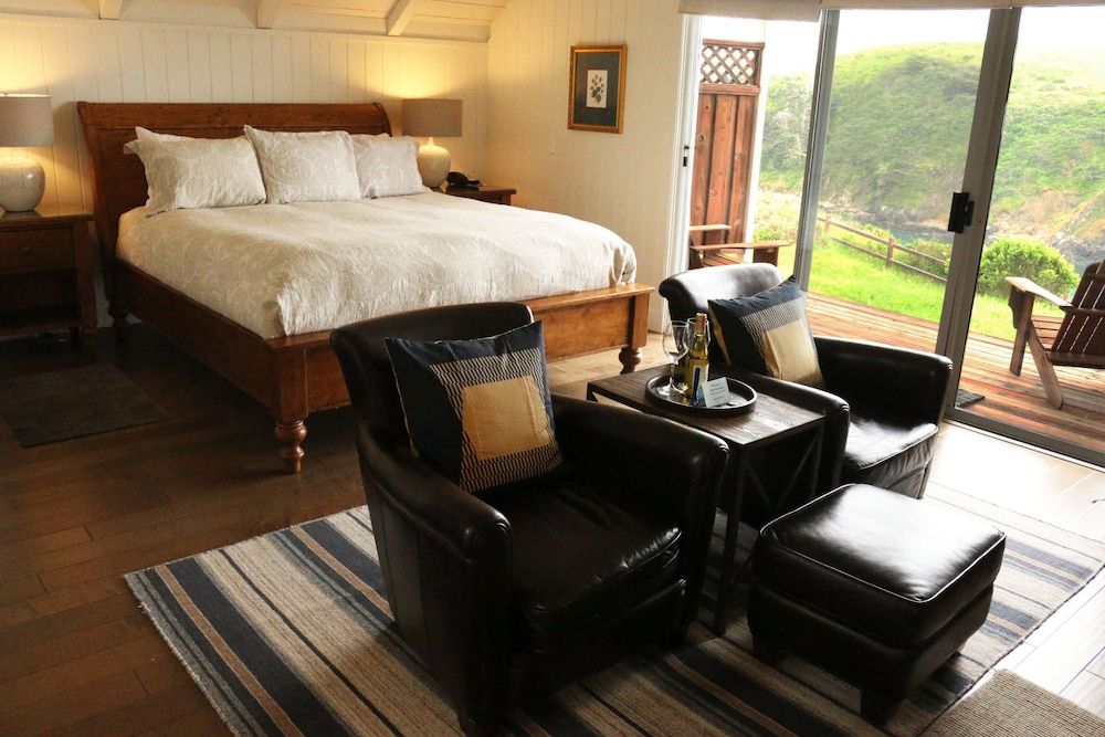 Room, 1 King Bed, Bathtub