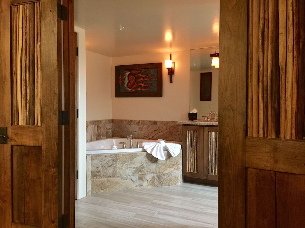 Casa Sedona Inn - Adults Only Deluxe Room, 1 King Bed (Sunset) 13