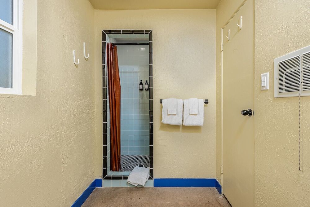 Siesta Motel King Room 3