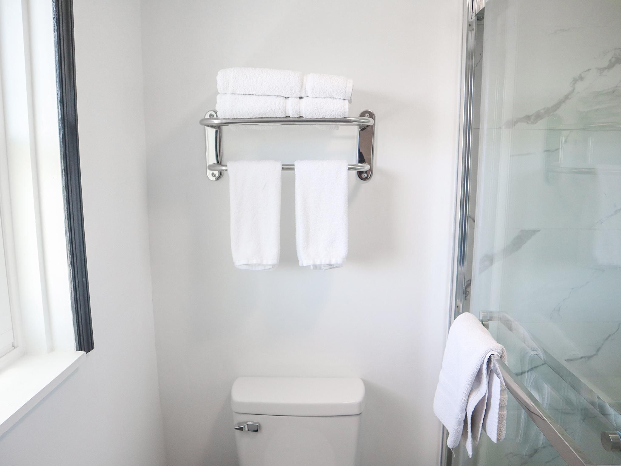 The Lancaster Motel By OYO Ronks near Paradise Queen Bed 3