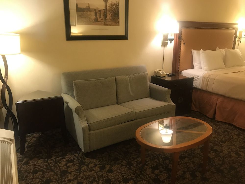 Travelers Inn & Suites Room, 1 King Bed 10