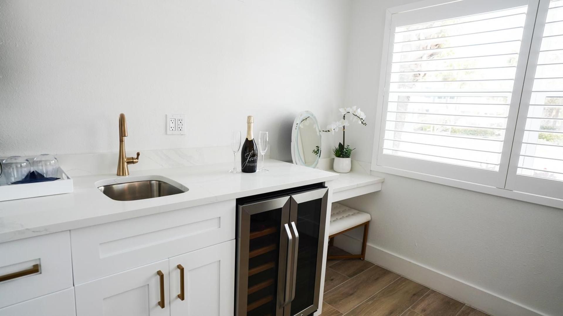 Ivory Sands Beach Suites Executive Suite 3