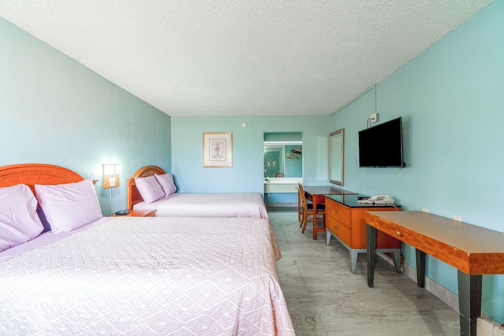 Lone Star Inn & Suites Room, 2 Double Beds, Non Smoking 6