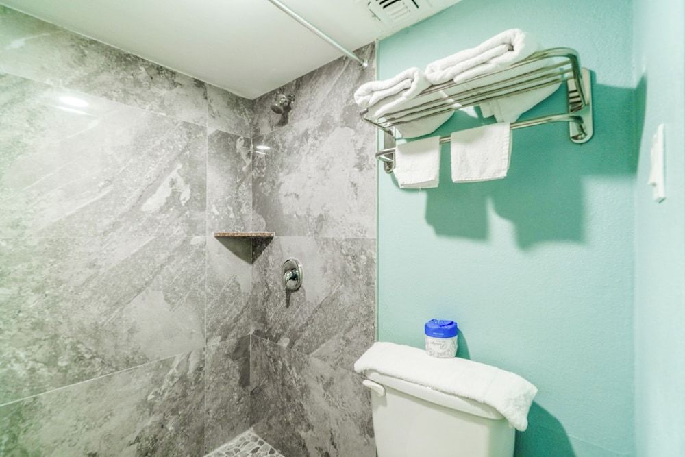 Lone Star Inn & Suites Room, 2 Queen Beds, Non Smoking 8