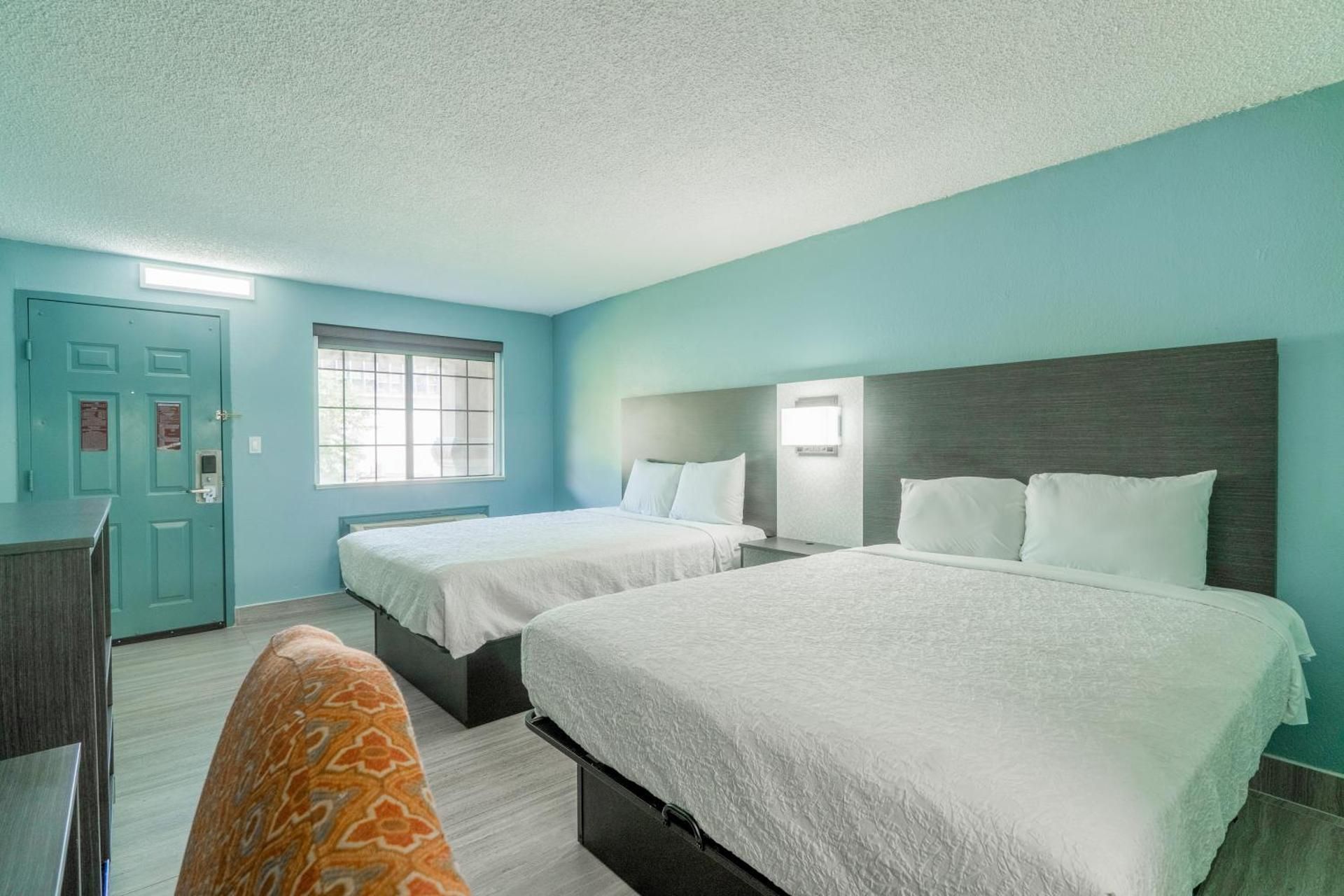 2 Queen Beds Non-Smoking