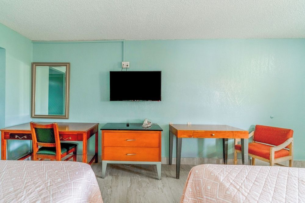 Lone Star Inn & Suites Room, 2 Double Beds, Non Smoking 21