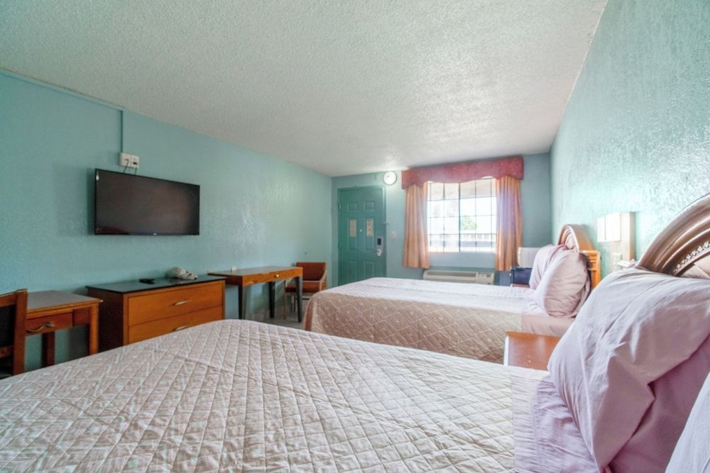 Lone Star Inn & Suites Room, 2 Double Beds, Non Smoking 13