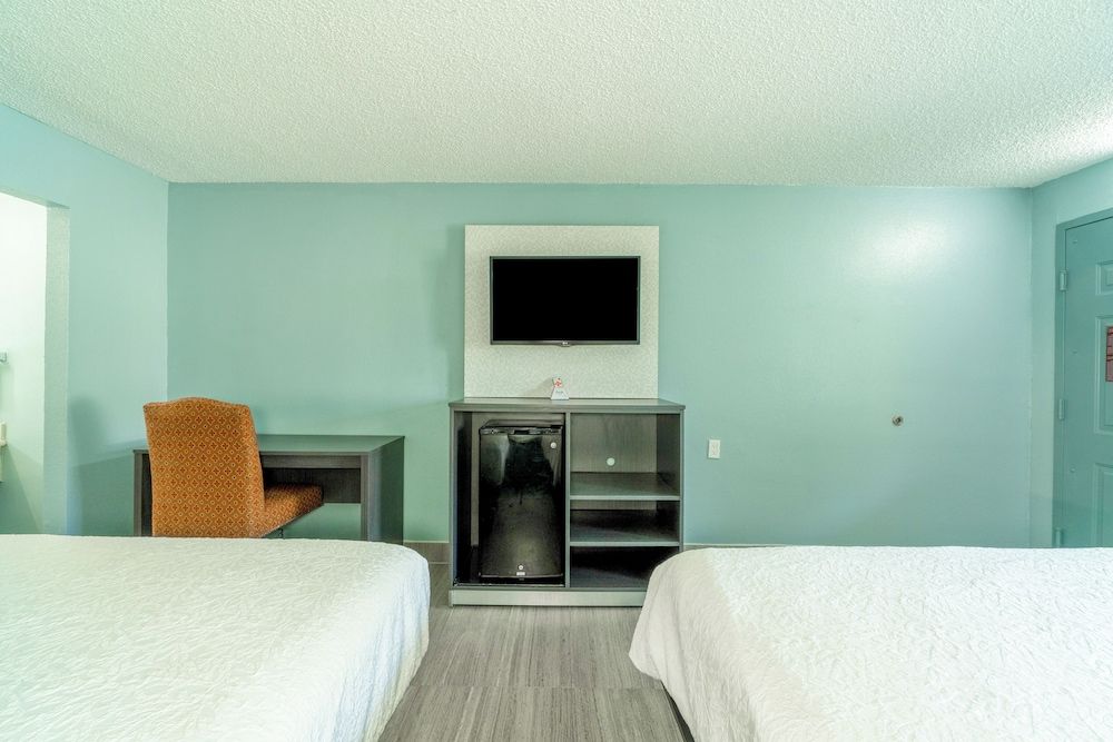 Lone Star Inn & Suites Room, 2 Queen Beds, Non Smoking 10