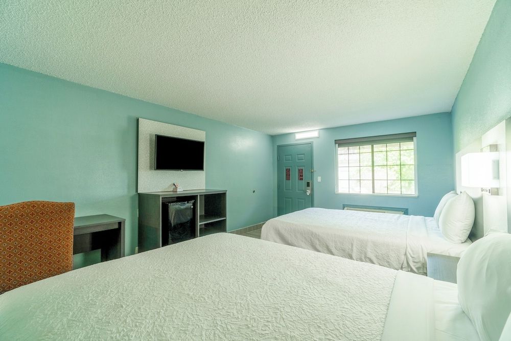 Lone Star Inn & Suites Room, 2 Queen Beds, Non Smoking 5