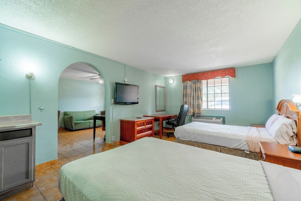 Lone Star Inn & Suites Room, 2 Double Beds, Smoking