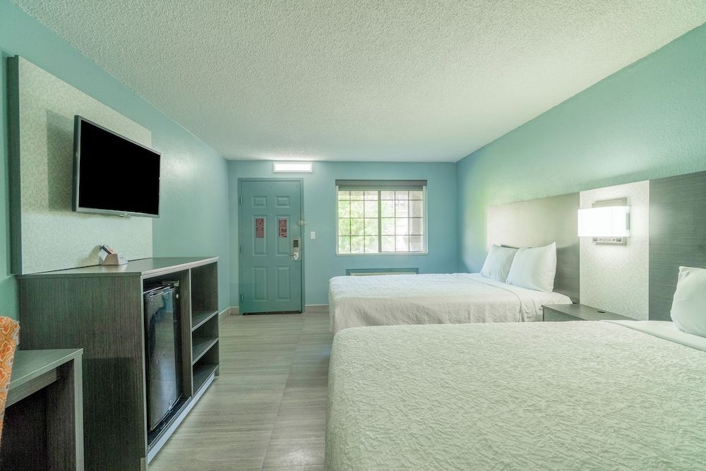 Lone Star Inn & Suites Room, 2 Queen Beds, Non Smoking 11