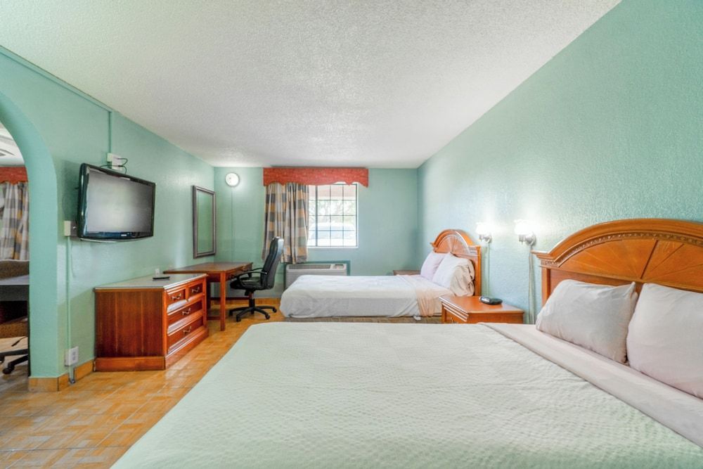 Lone Star Inn & Suites Room, 2 Double Beds, Smoking 6