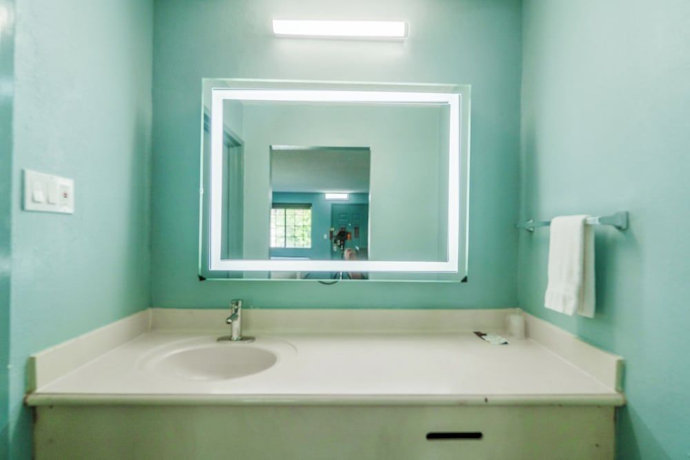 Lone Star Inn & Suites Room, 2 Queen Beds, Non Smoking 9