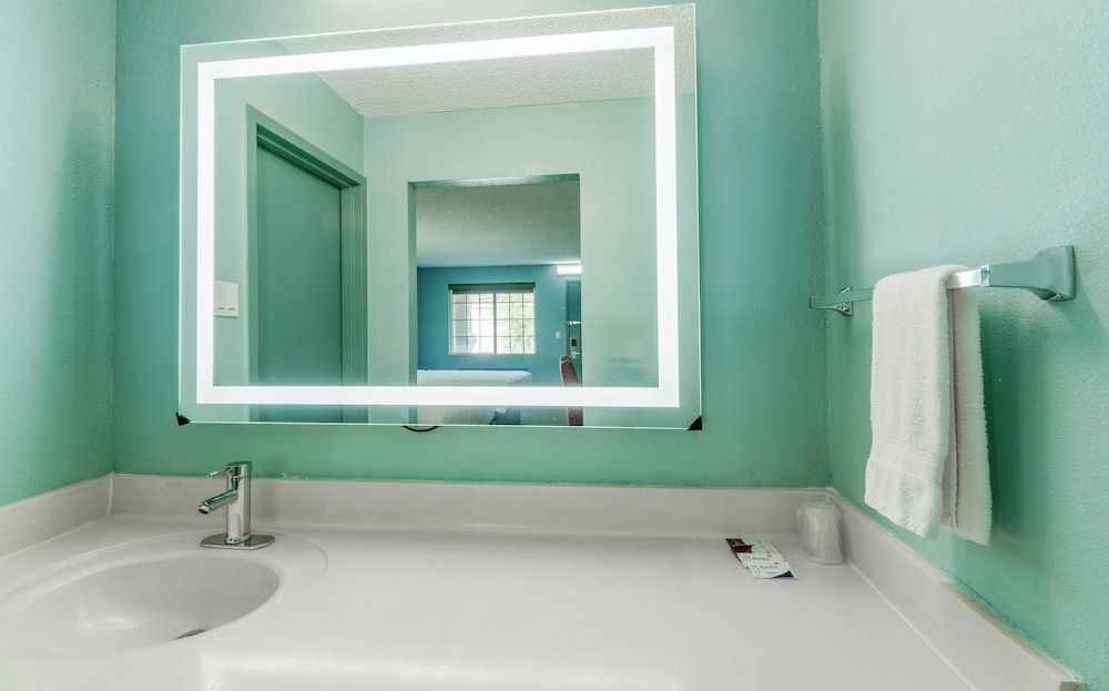 Lone Star Inn & Suites Room, 2 Queen Beds, Non Smoking 6