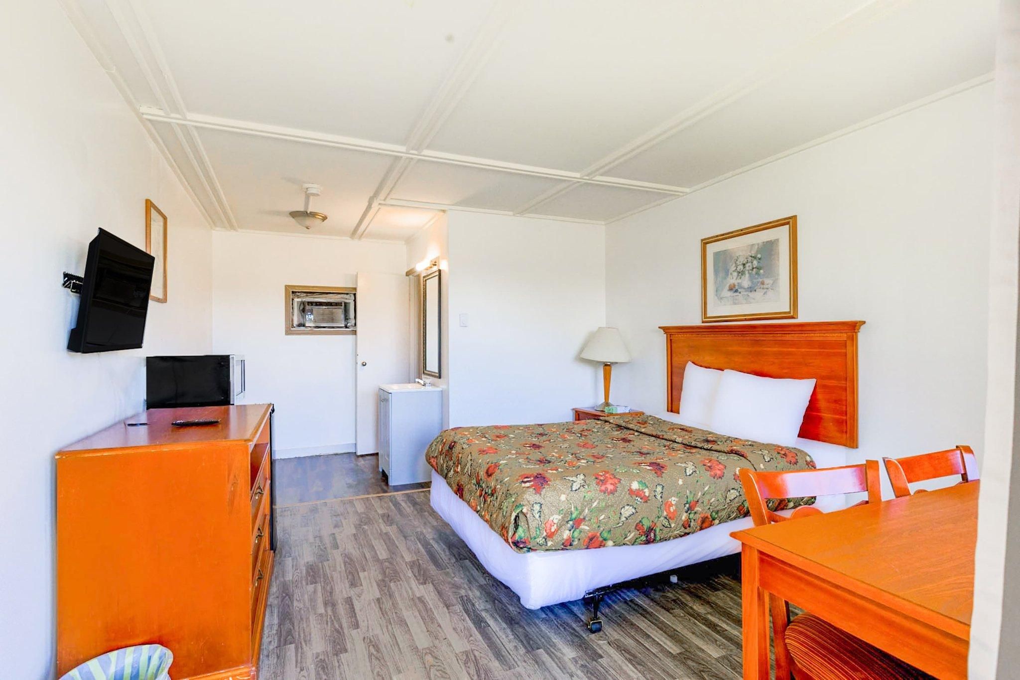 Suite - King Bed