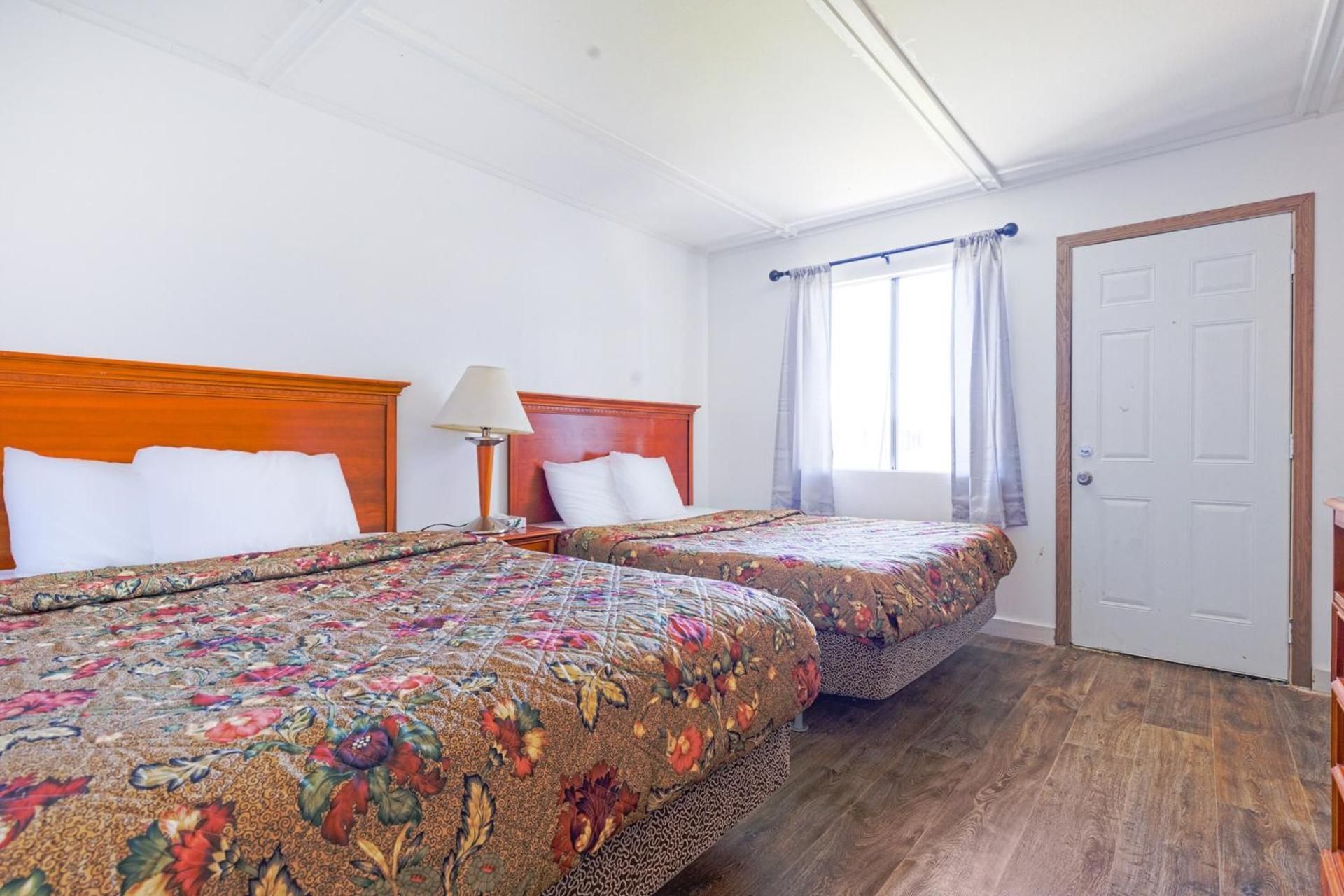 2 Full Beds Non-Smoking