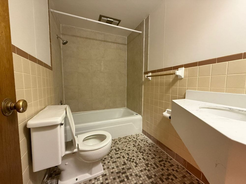 Tomahawk Motor Lodge By OYO Riverton US-26 Room, 2 Queen Beds, Non Smoking 6