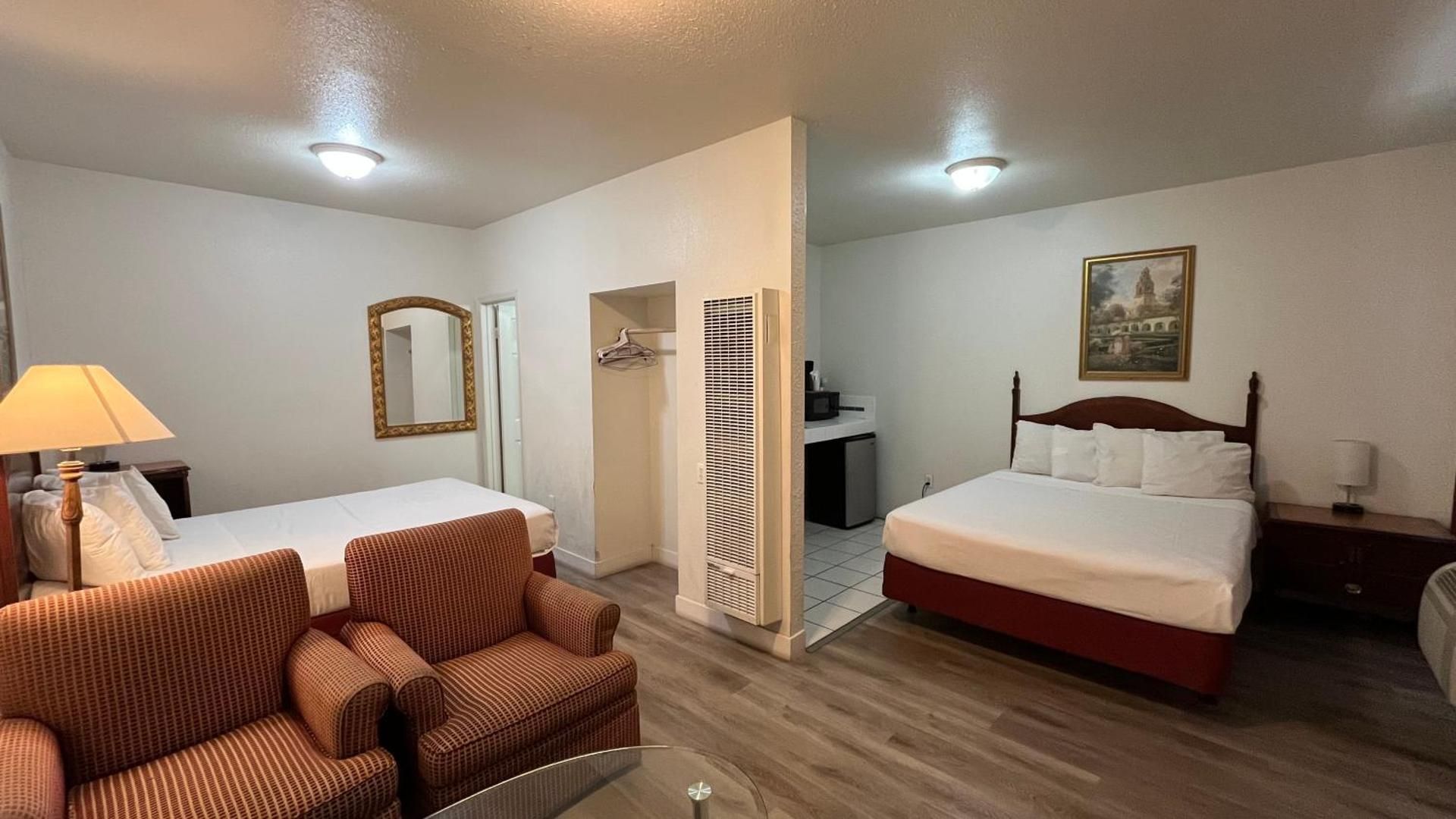 Economy Inn Queen Room with Two Queen Beds