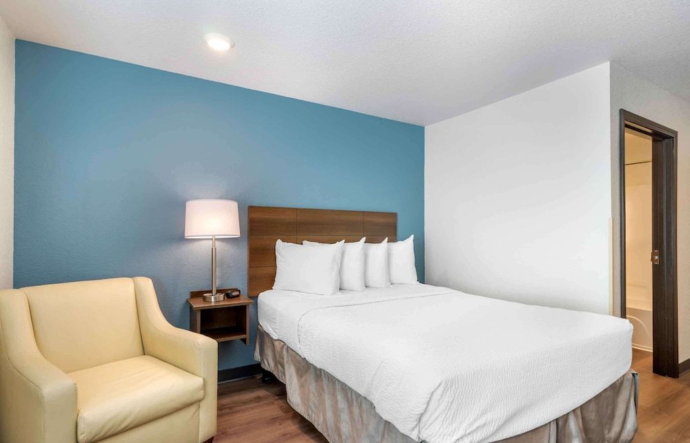 Extended Stay America Suites - Clearwater Standard Studio, Non Smoking, Refrigerator & Microwave