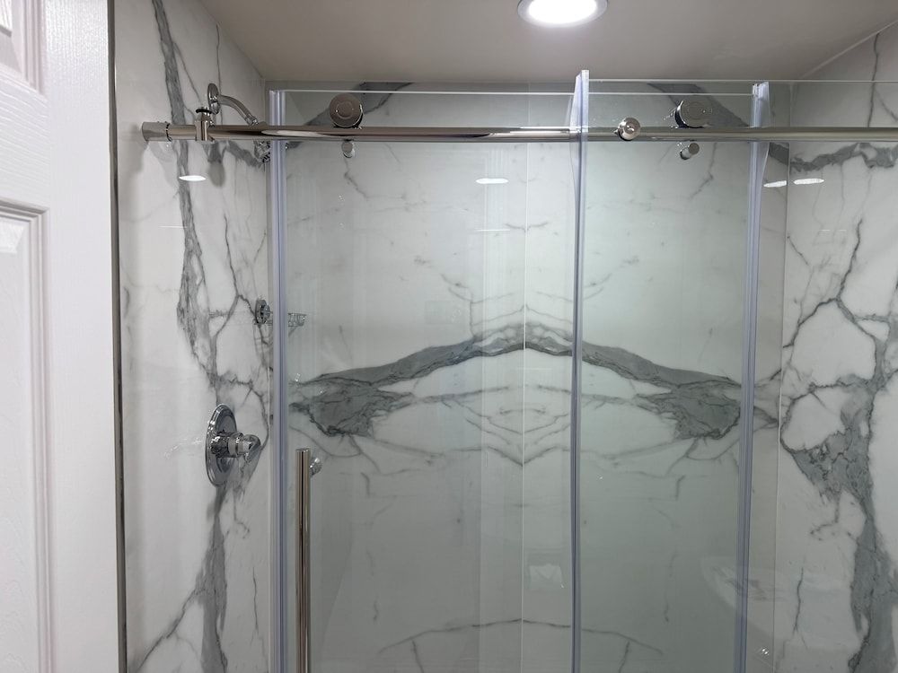 Townhouse Inn & Suites Standard Room, 1 Queen Bed 9