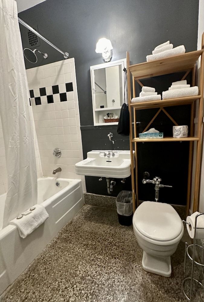 Latchis Hotel Standard Double Room, Accessible, Ensuite (Queen-Mountain View) 8