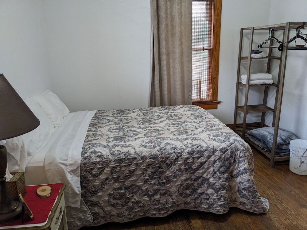 The Oliver House - Adults Only Private Bath, Queen Bed