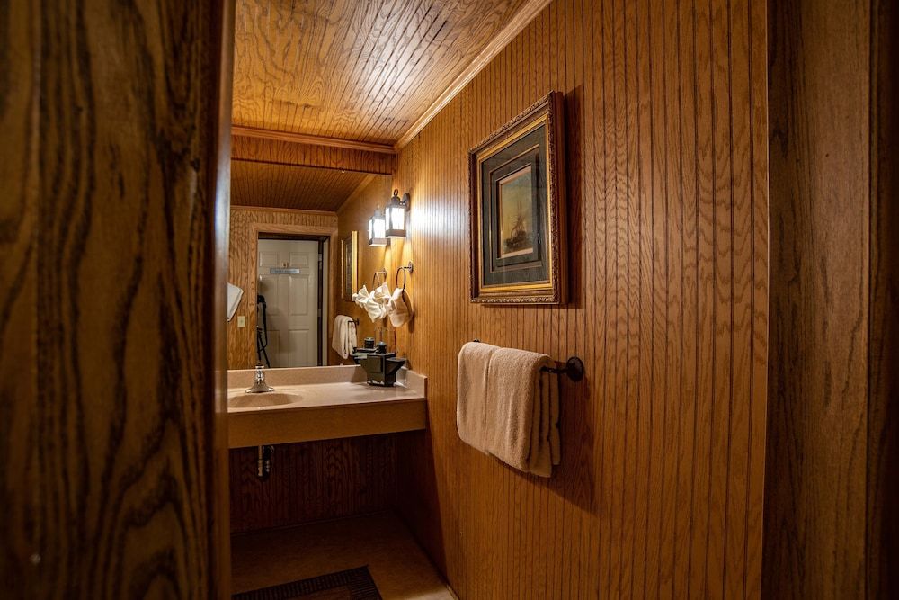 Room (Treasure Island I)