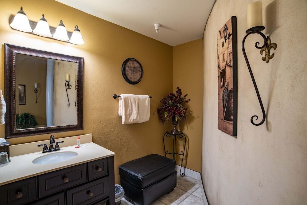 Room (Romeos Retreat)