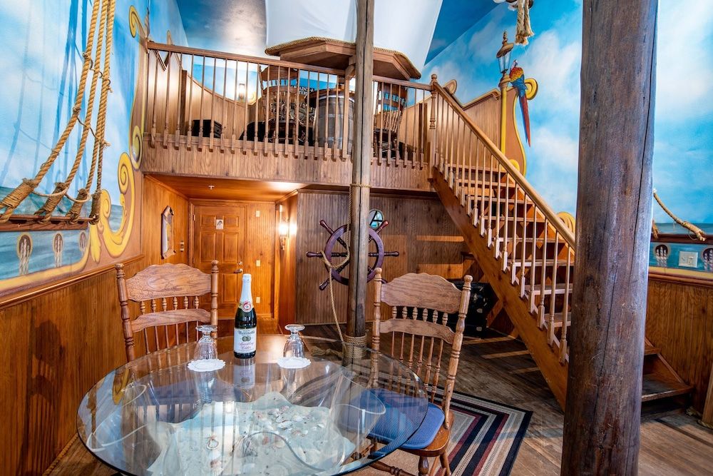 Room (Treasure Island II)