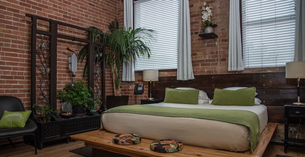 Room (Zen Garden)