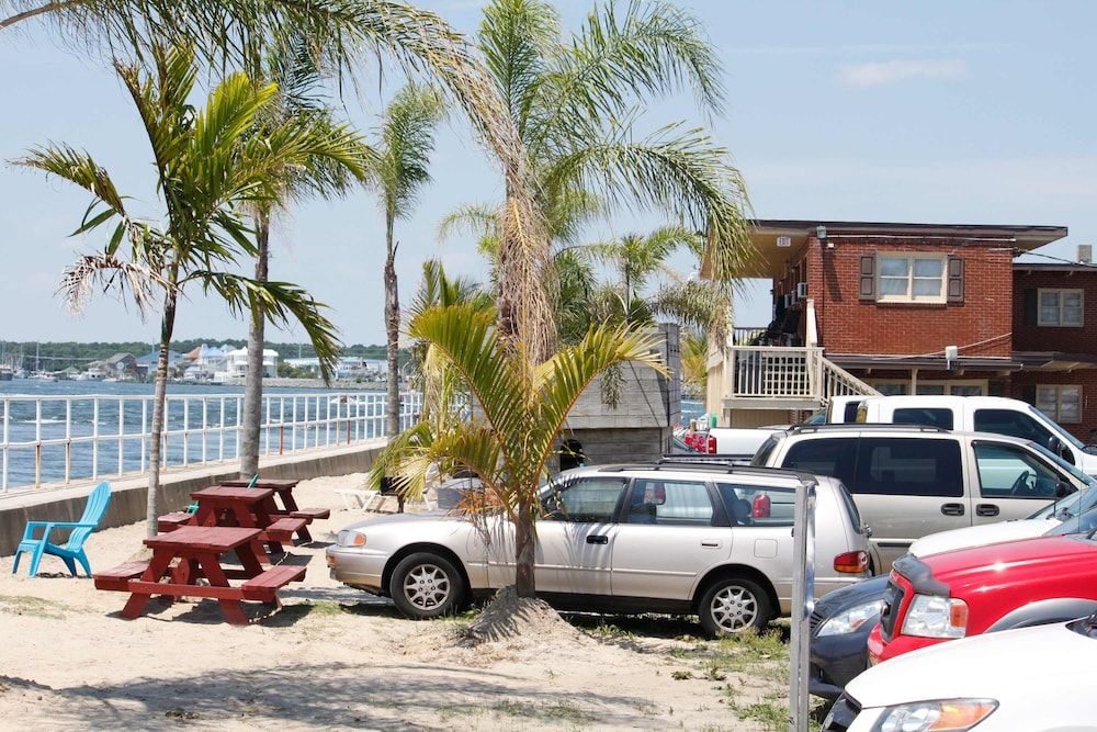 Oceanic Motel