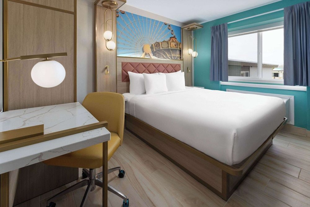 Room, 1 King Bed, Non Smoking