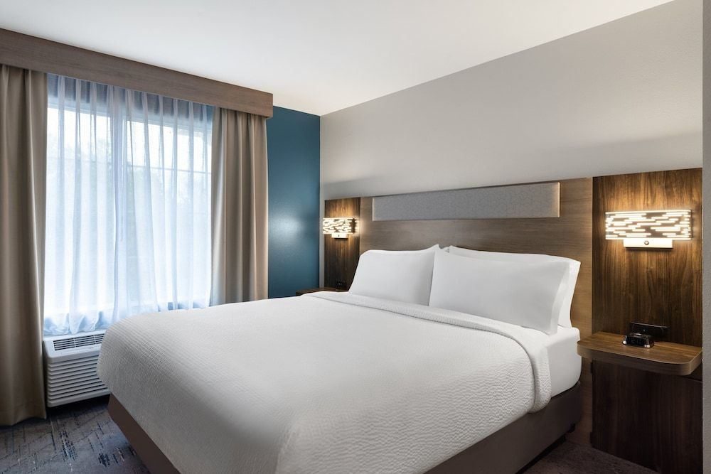 Standard Room, 1 King Bed