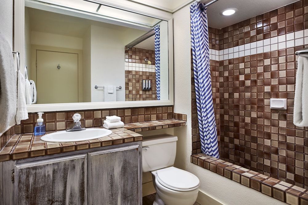 Seaport Village Inn Avalon Deluxe Room, 1 Queen Bed 2